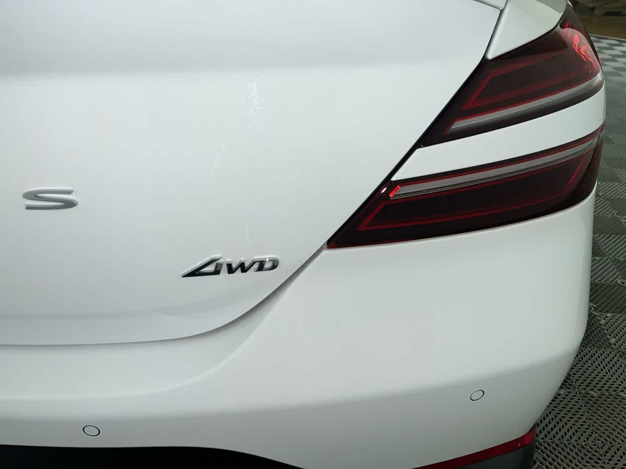 2025 Genesis G70 2.5T