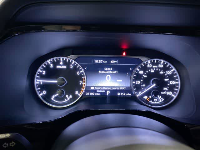 2024 Nissan Pathfinder SV