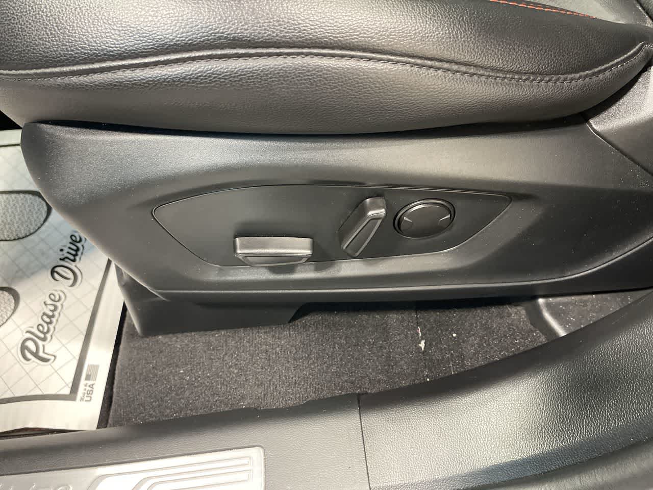 2024 Ford Explorer ST-Line