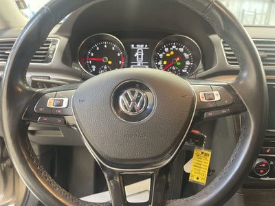 2016 Volkswagen Passat 1.8T SE