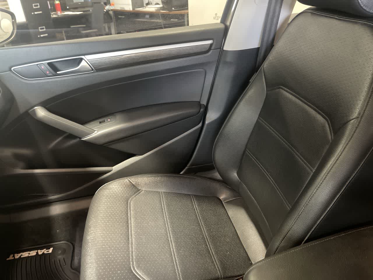 2016 Volkswagen Passat 1.8T SE