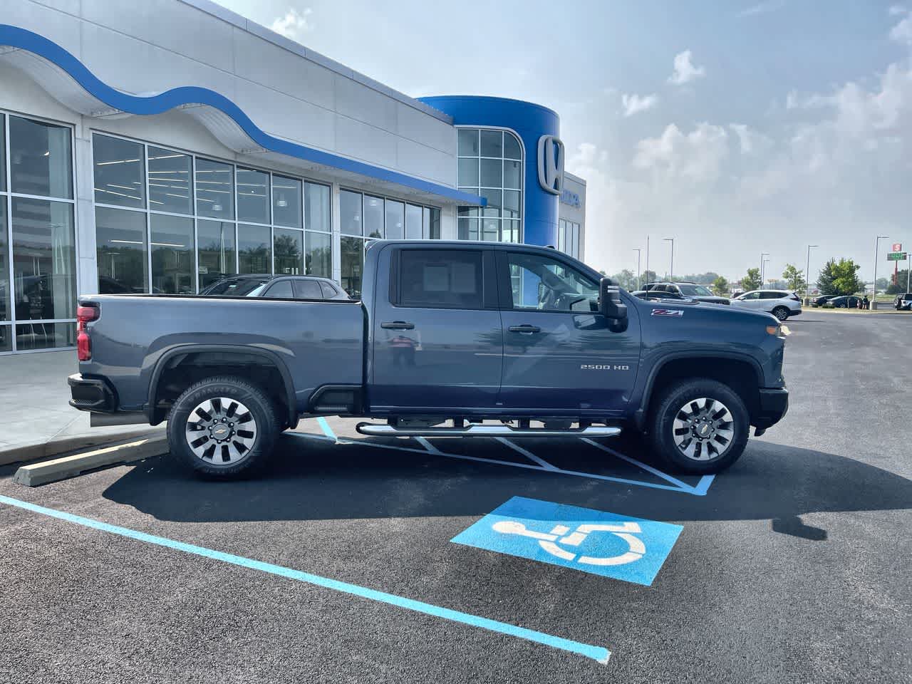2024 Chevrolet Silverado 2500HD Custom