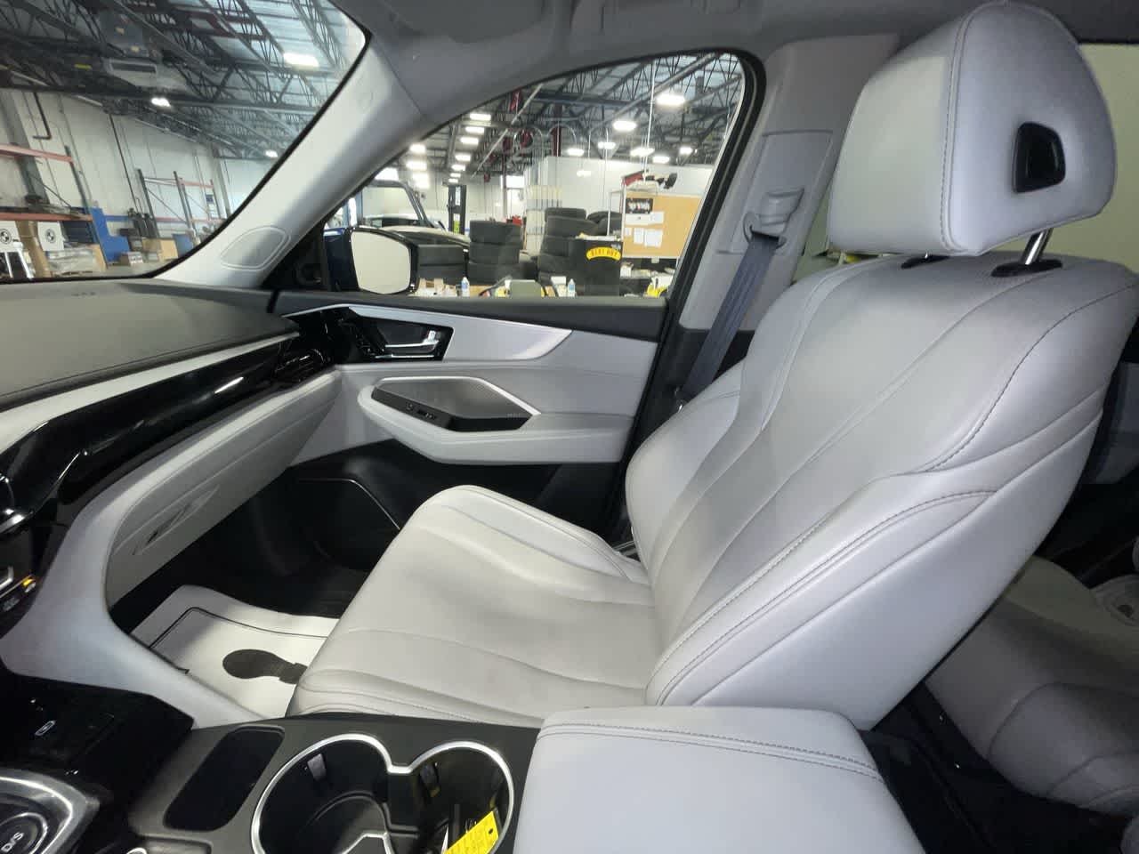 2023 Acura MDX w/Technology Package