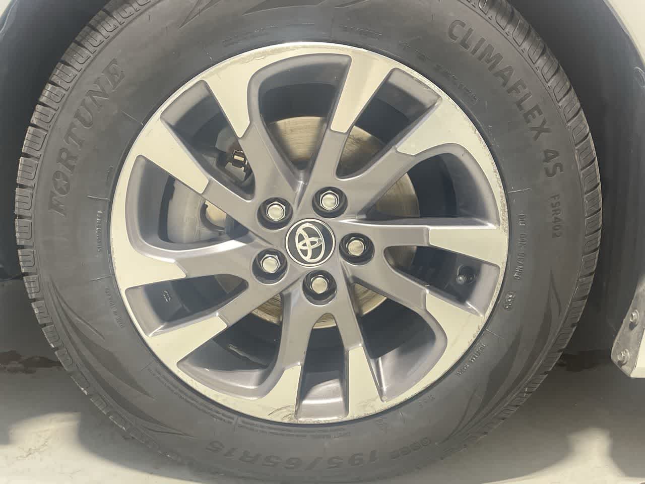 2022 Toyota Prius XLE