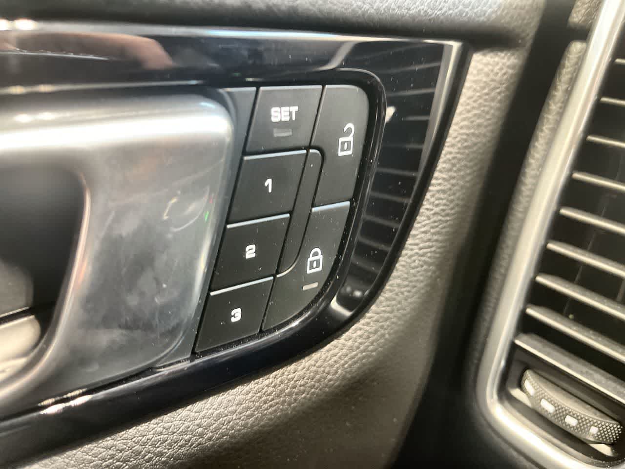 2023 Porsche Cayenne AWD
