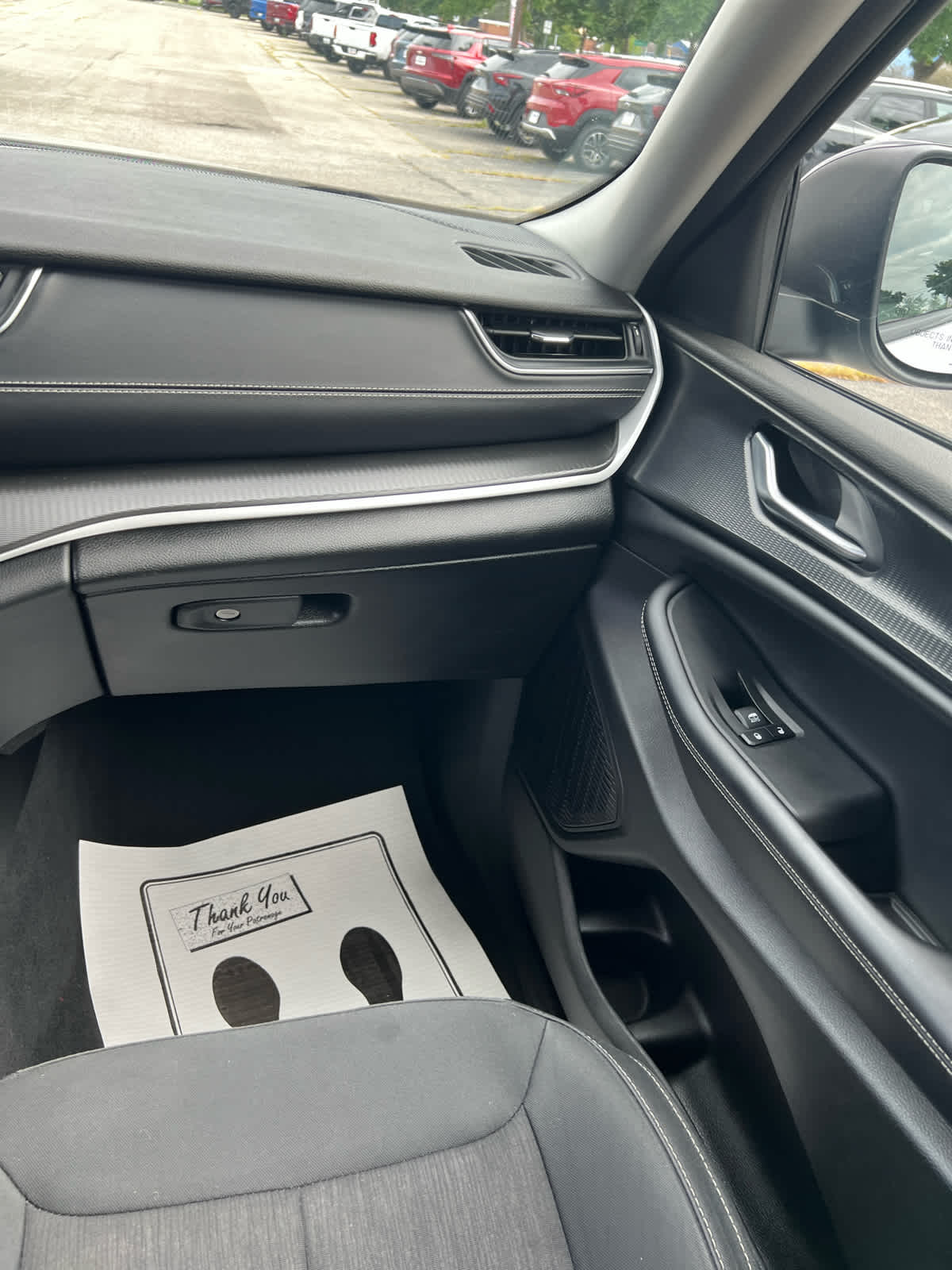 2023 Jeep Grand Cherokee L Laredo