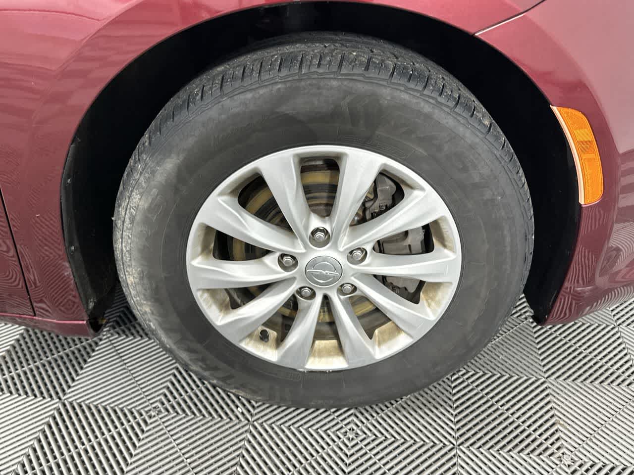 2017 Chrysler Pacifica Touring-L