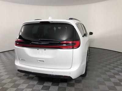 2022 CHRY Pacifica Hybrid Base