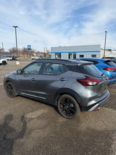 2023 Nissan Kicks SR