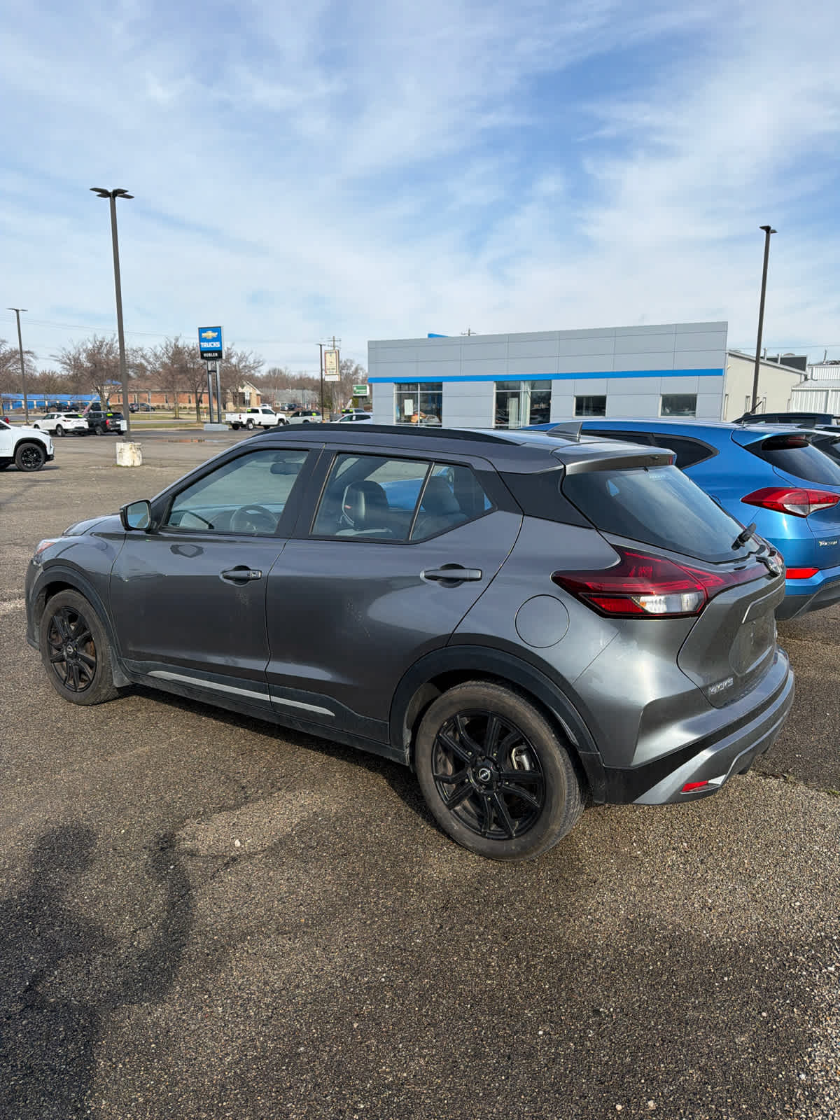 2023 Nissan Kicks SR