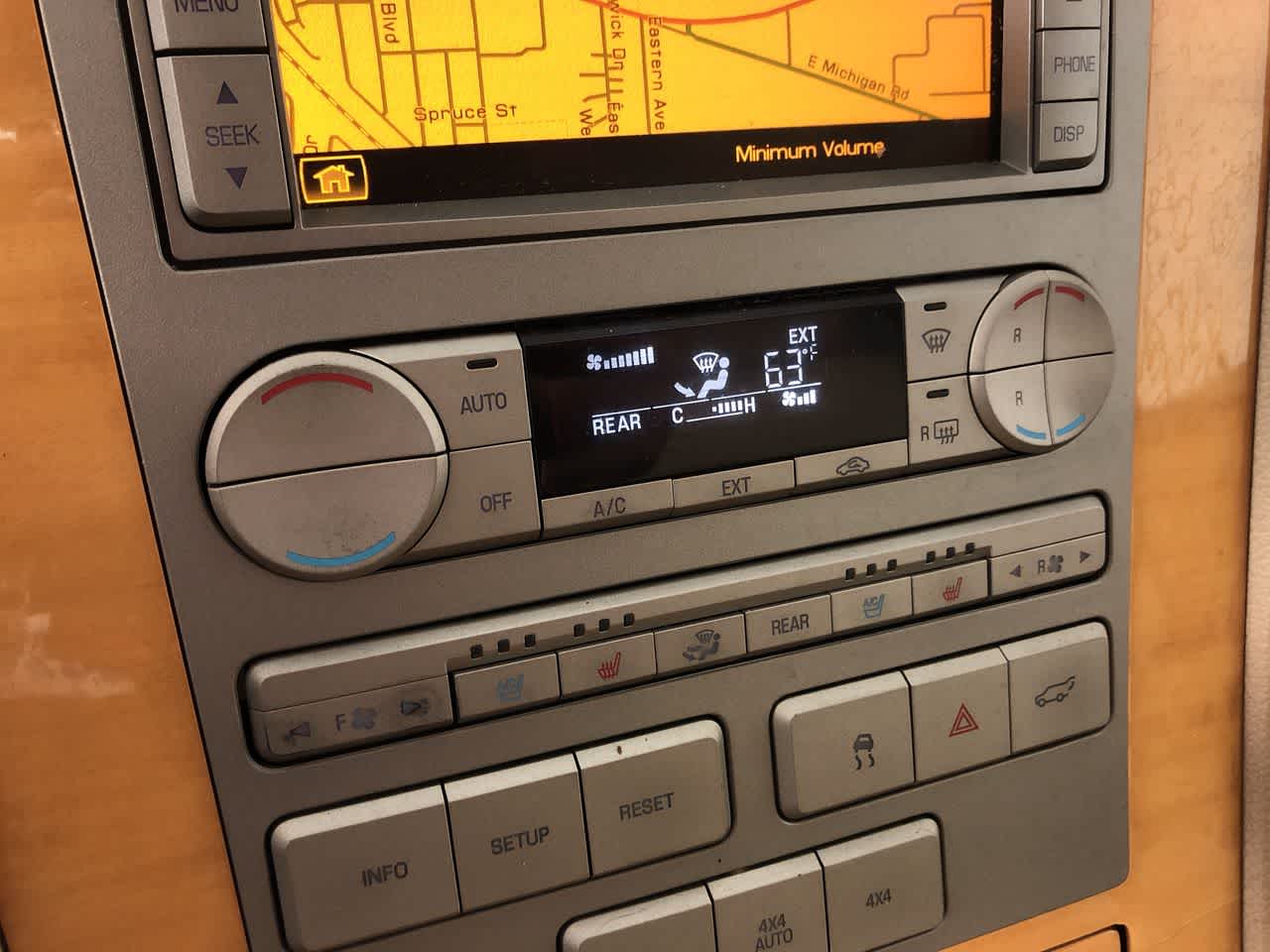 2010 Lincoln Navigator Base