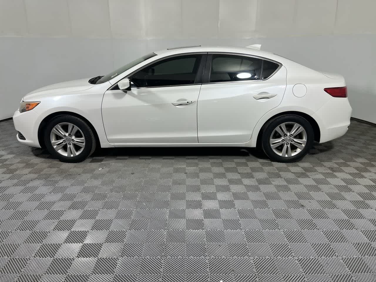 2013 Acura ILX Base