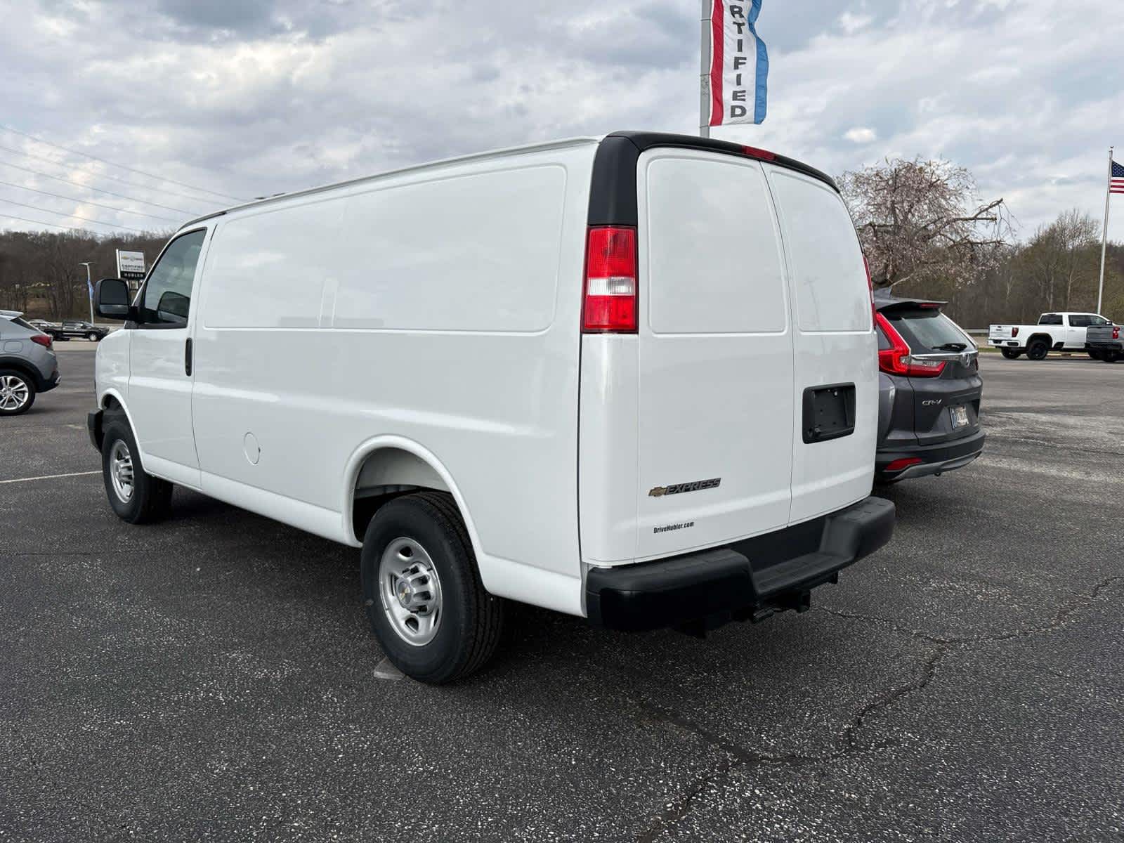2025 Chevrolet Express Cargo WT