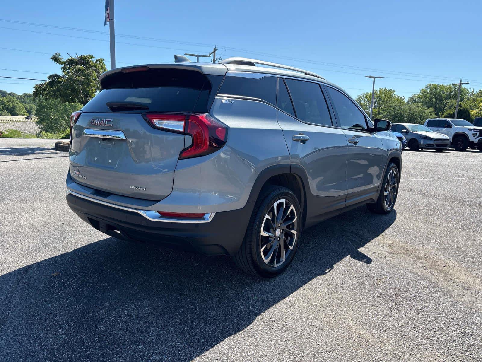 2024 GMC Terrain SLT