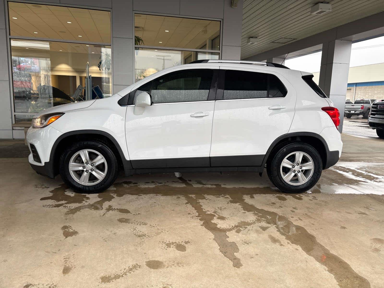 Used 2019 Chevrolet Trax LT with VIN 3GNCJLSB5KL371002 for sale in Bedford, IN