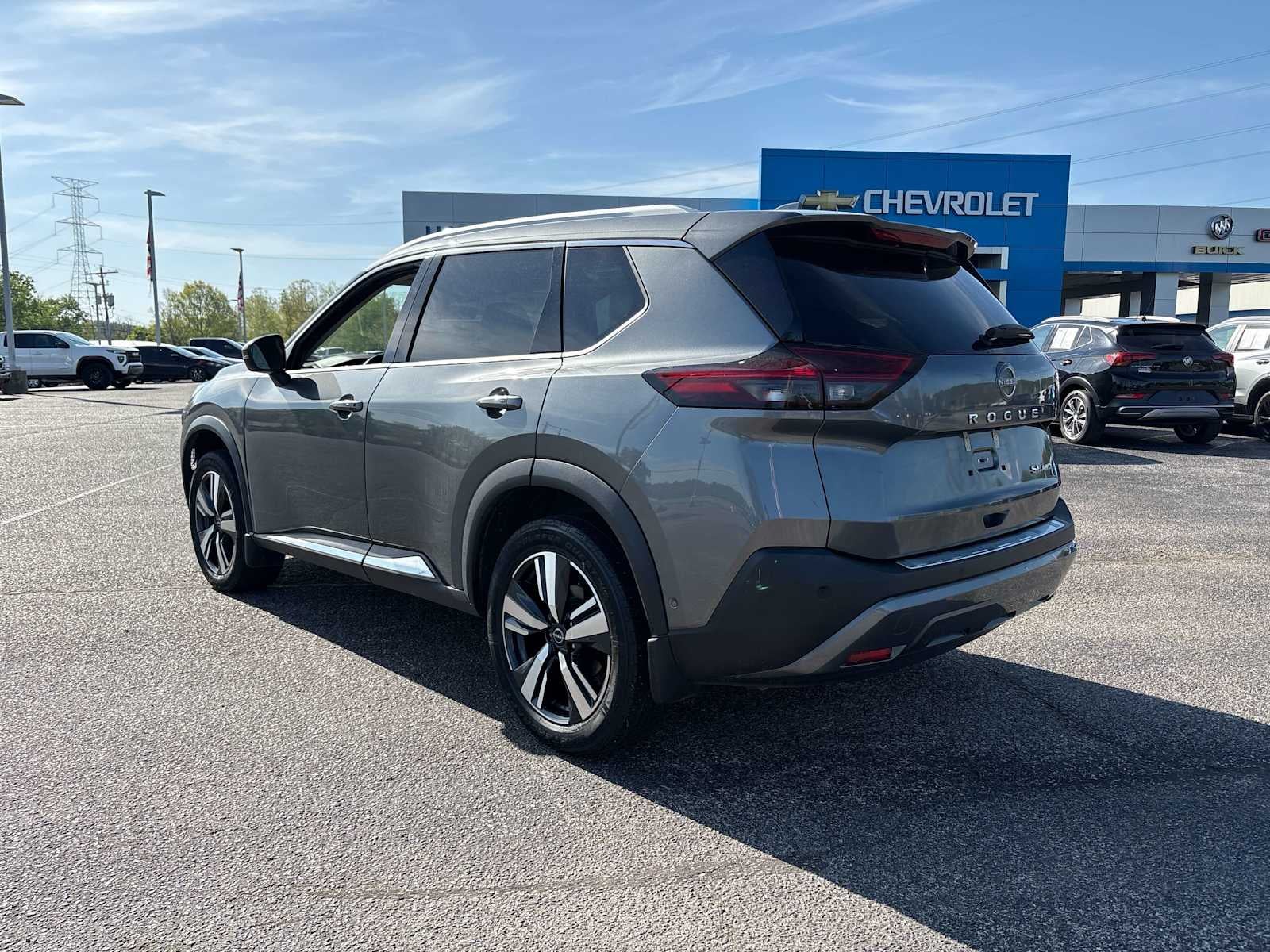 2022 Nissan Rogue SL