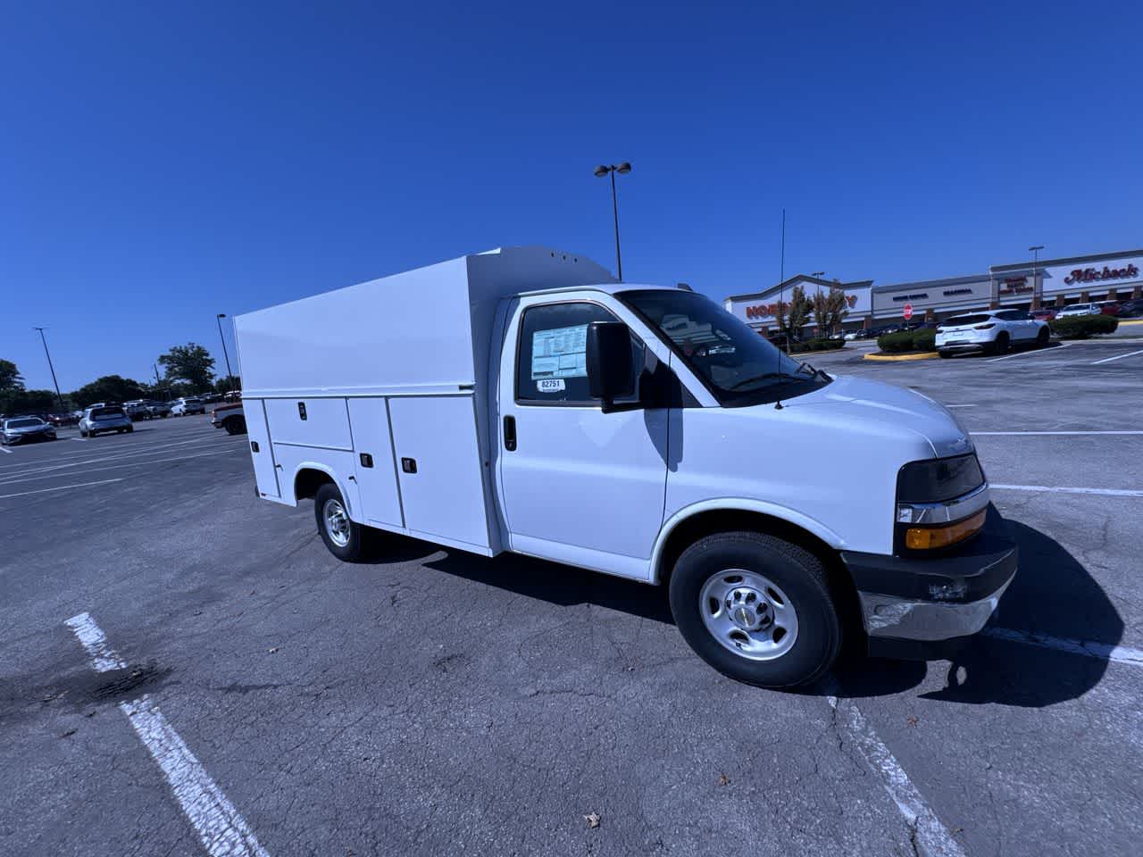 2025 Chevrolet Express Cutaway 3500 1WT