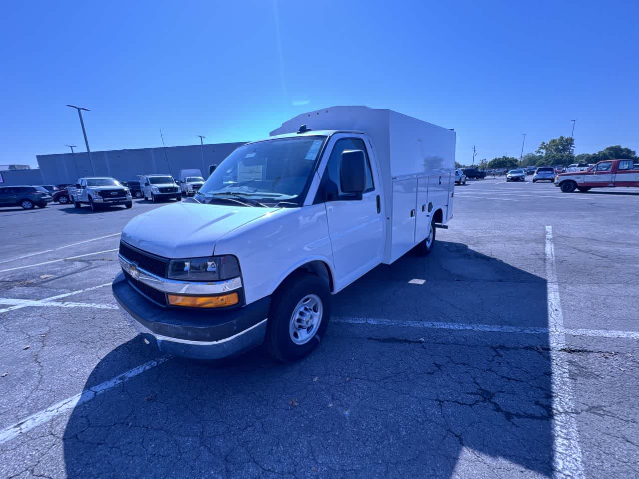 2025 Chevrolet Express Cutaway 3500 1WT