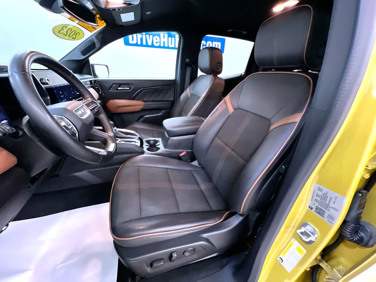 2023 GMC Canyon 4WD AT4