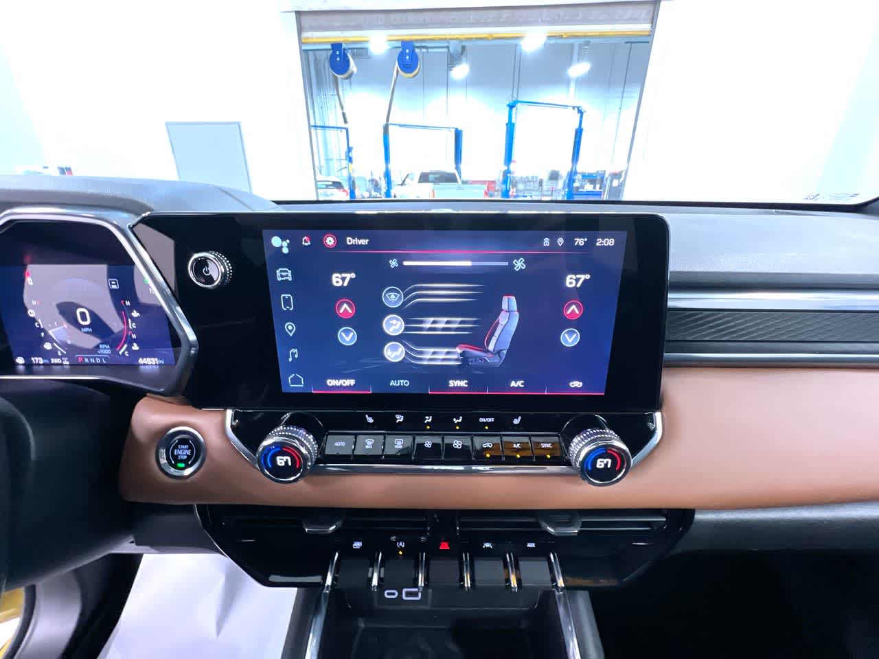 2023 GMC Canyon 4WD AT4