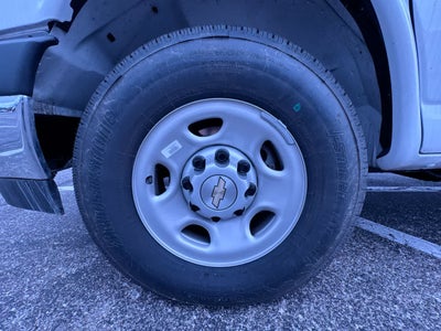 2025 Chevrolet Express Cutaway 3500 1WT