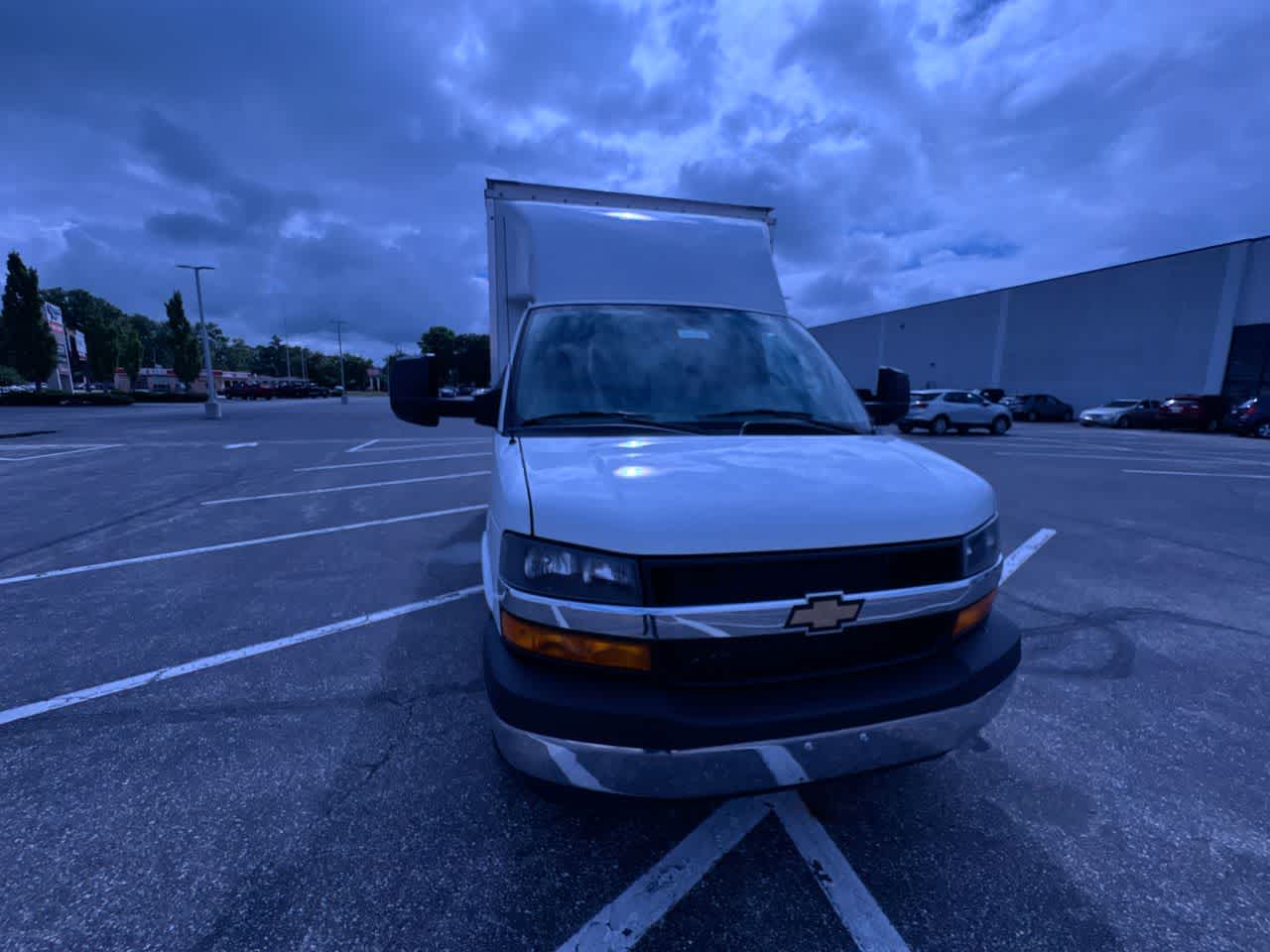 2025 Chevrolet Express Cutaway 3500 1WT