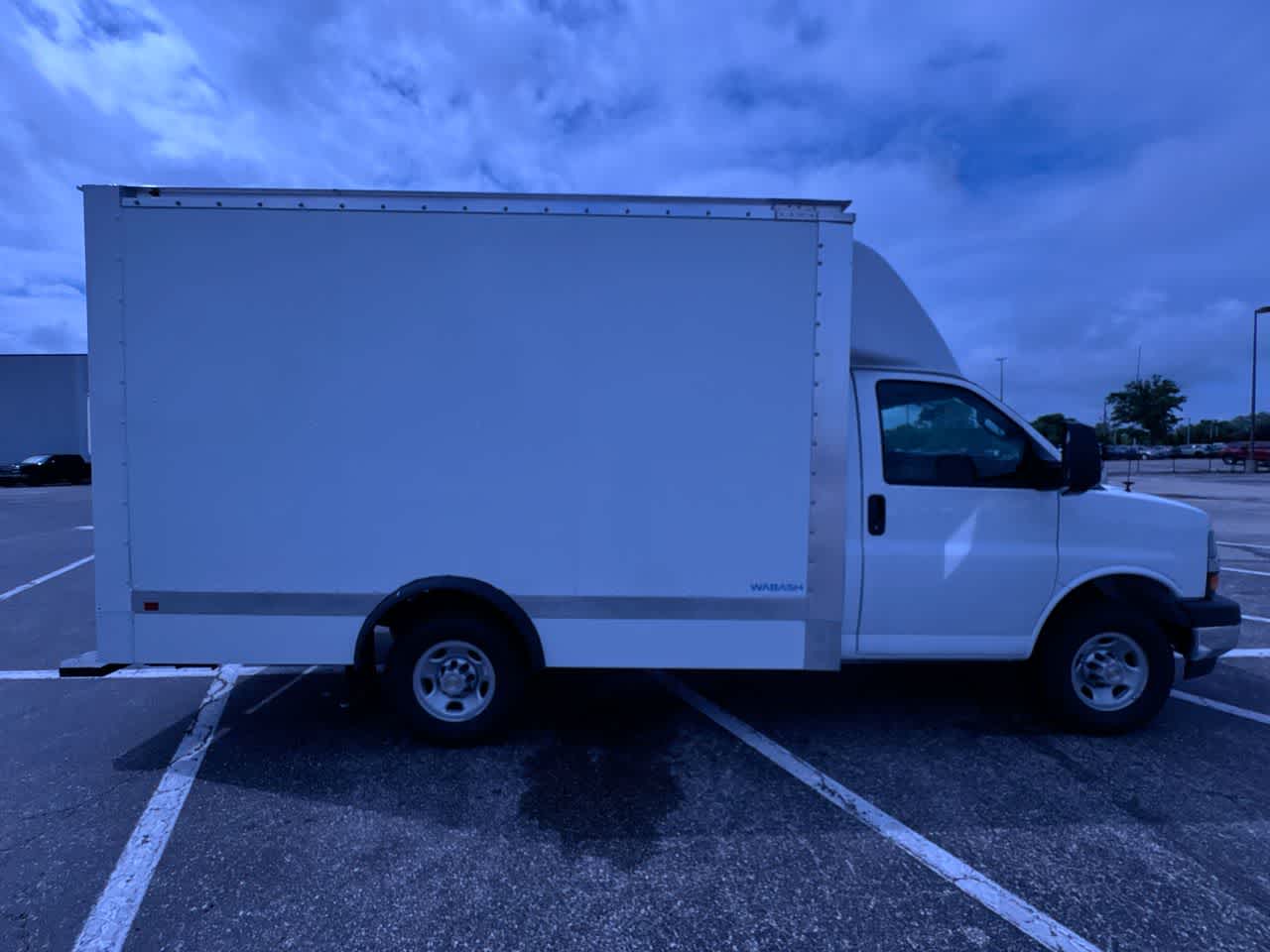 2025 Chevrolet Express Cutaway 3500 1WT