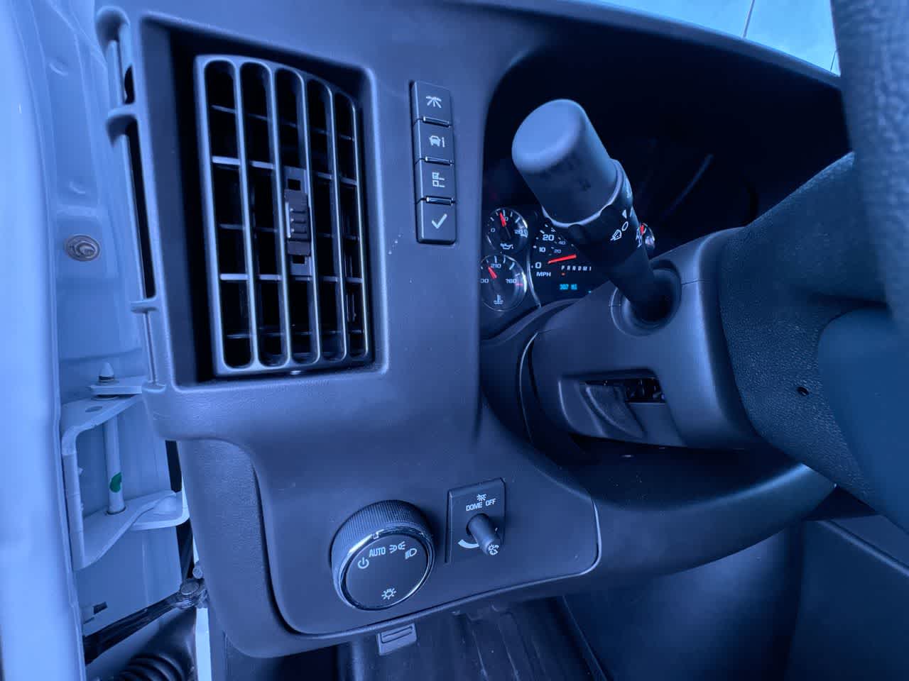 2026 Chevrolet Express Cutaway 3500 1WT
