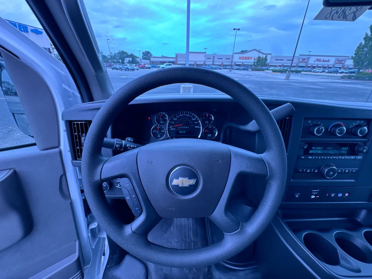 2025 Chevrolet Express Cutaway 3500 1WT