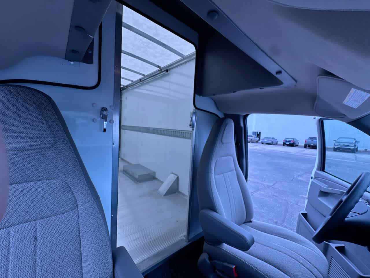 2025 Chevrolet Express Cutaway 3500 1WT