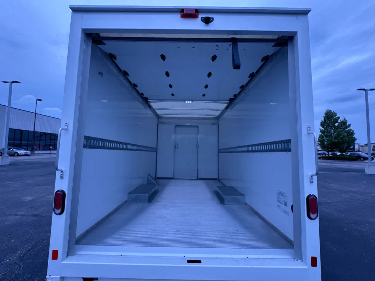 2025 Chevrolet Express Cutaway 3500 1WT