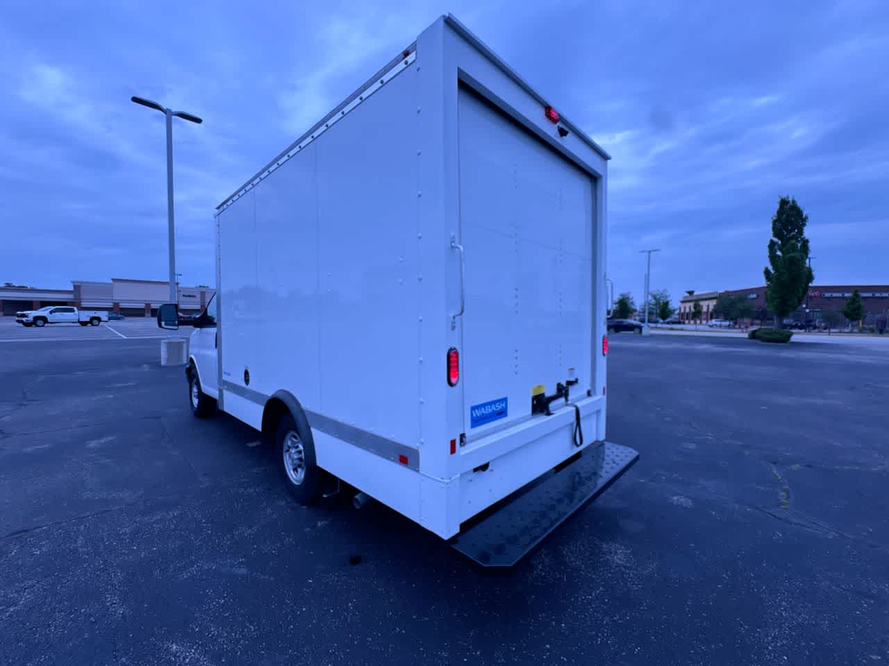 2025 Chevrolet Express Cutaway 3500 1WT