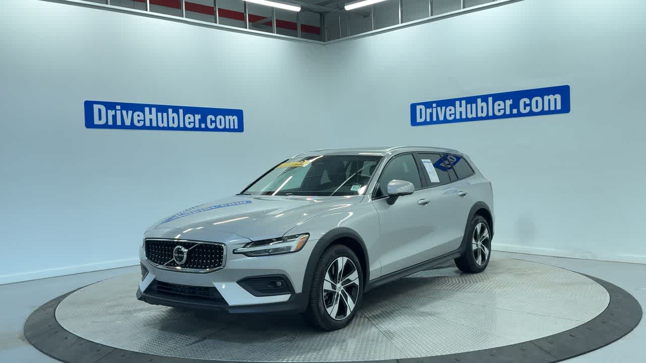2025 Volvo V60 Cross Country Plus