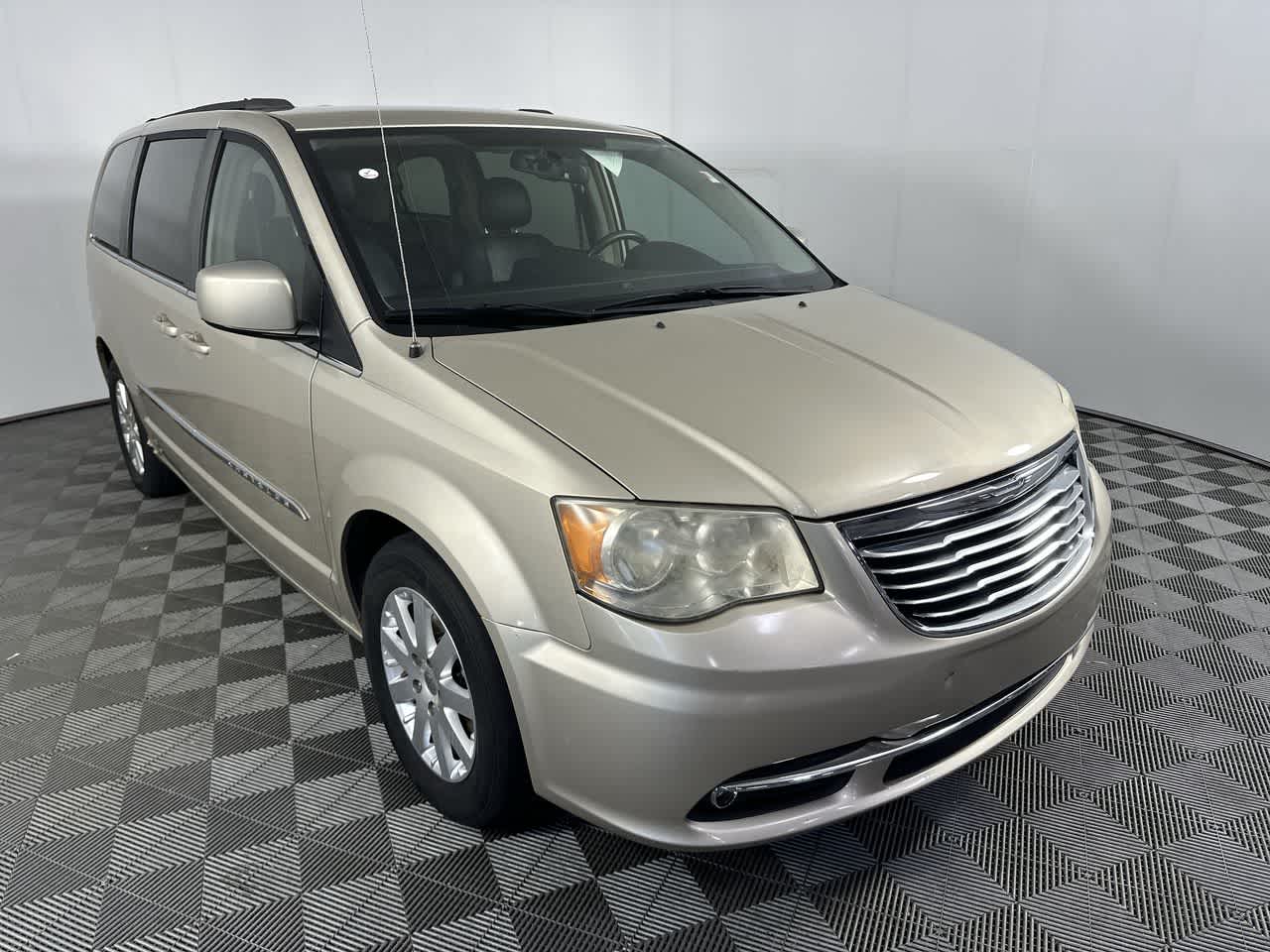2013 Chrysler Town & Country Touring