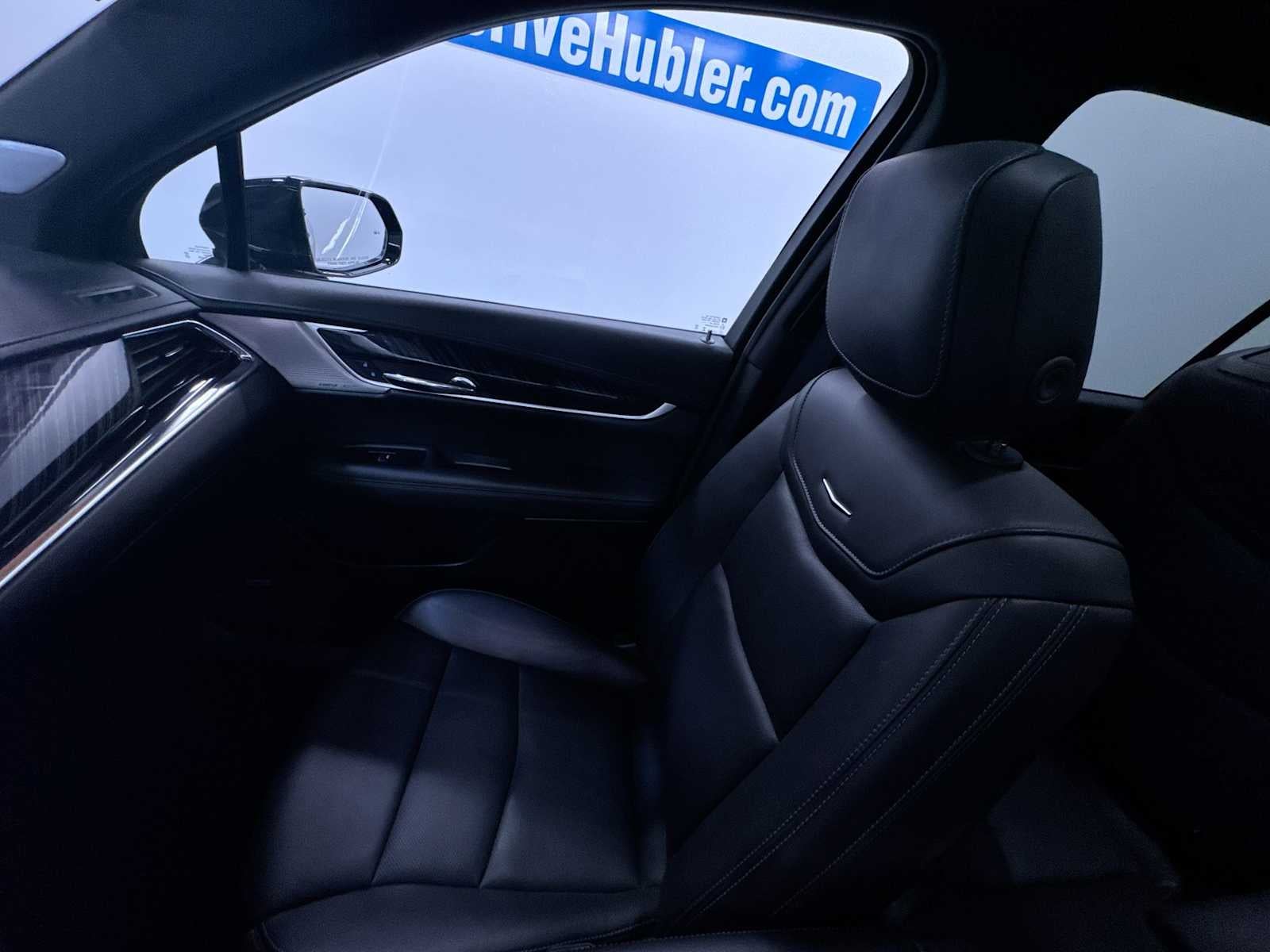 2025 Cadillac XT6 FWD Premium Luxury