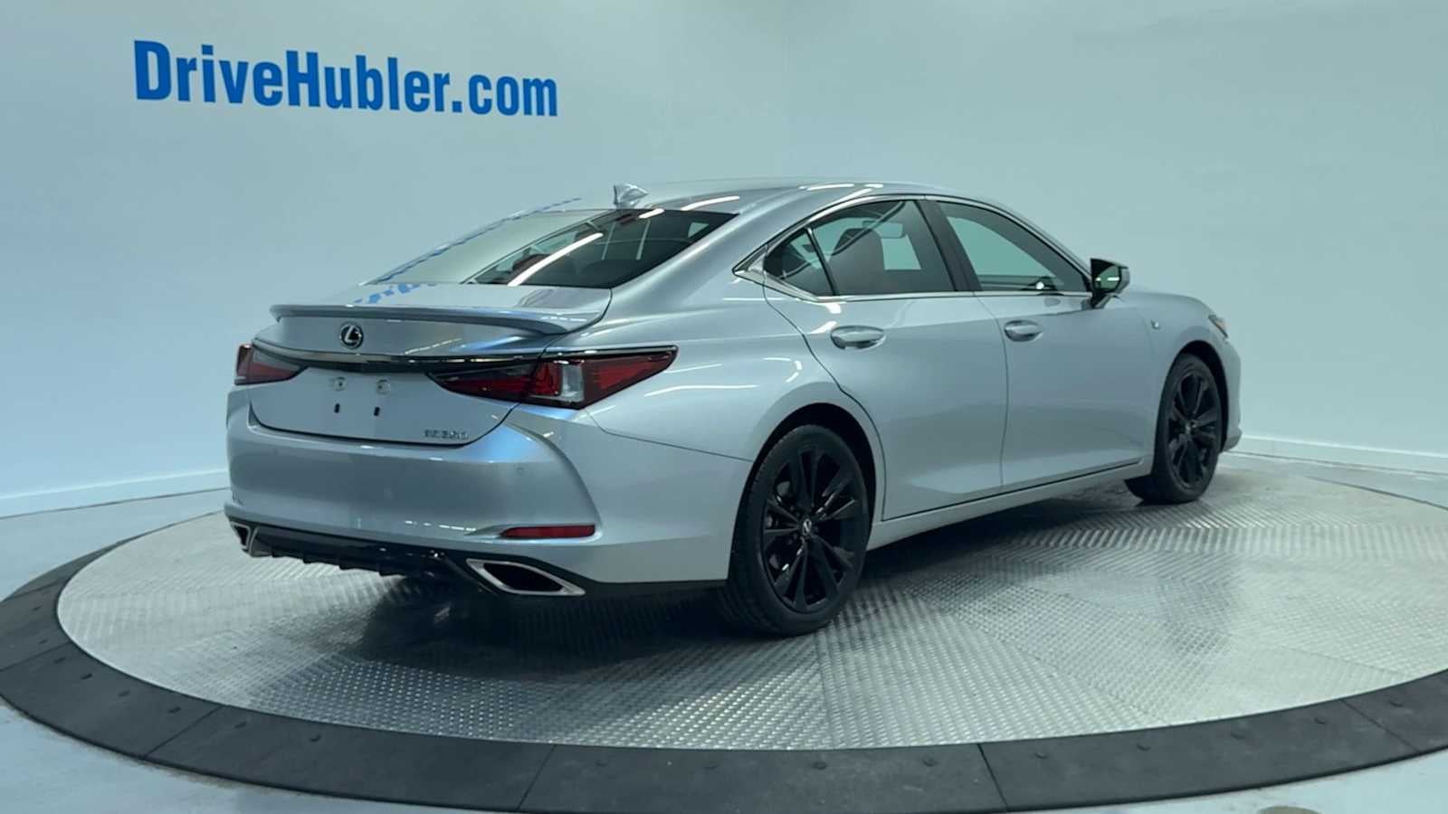 2023 Lexus ES F SPORT Handling