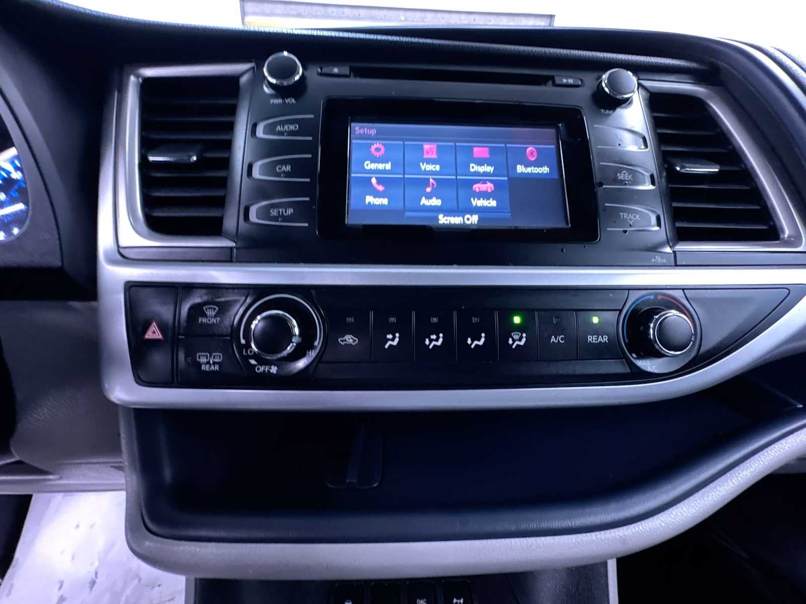 2018 Toyota Highlander LE