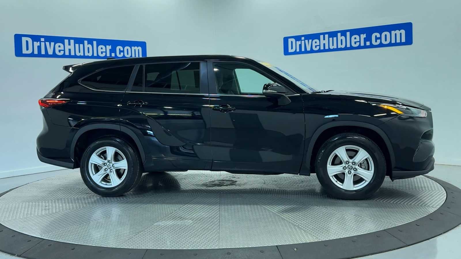 2025 Toyota Highlander LE