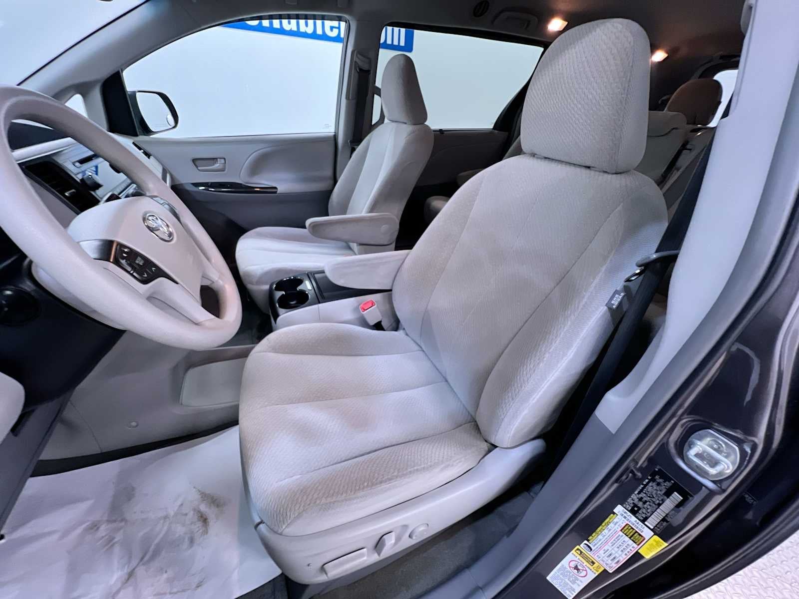 2013 Toyota Sienna LE