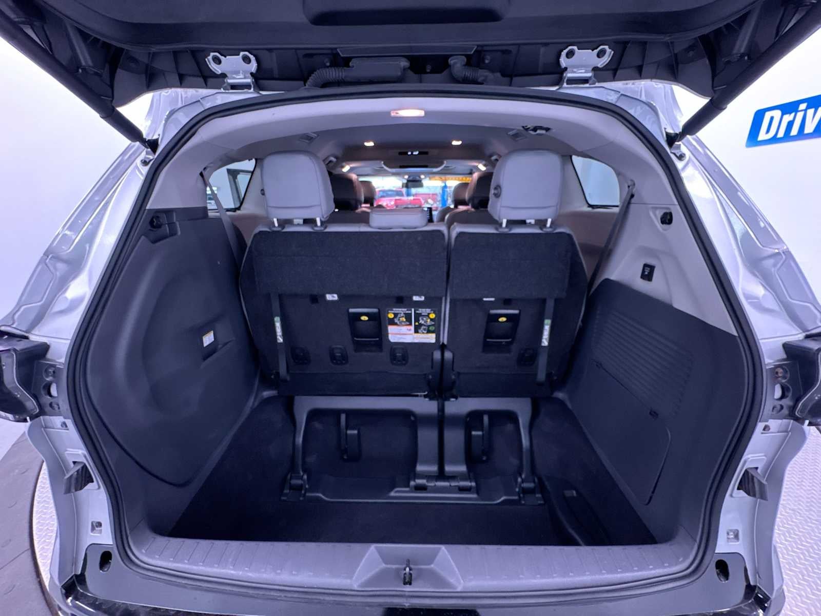 2023 Toyota Sienna Limited