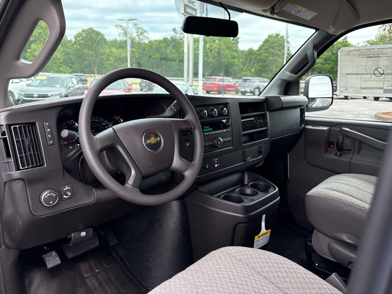 2026 Chevrolet Express Cargo Work Van - Photo 7