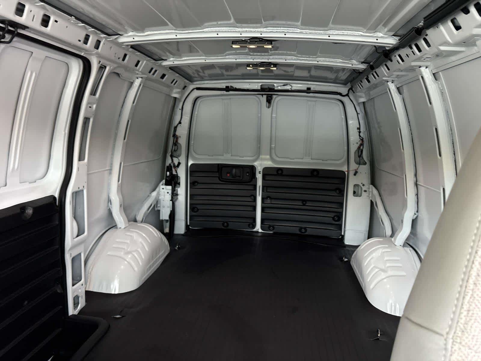 2026 Chevrolet Express Cargo Work Van - Photo 9