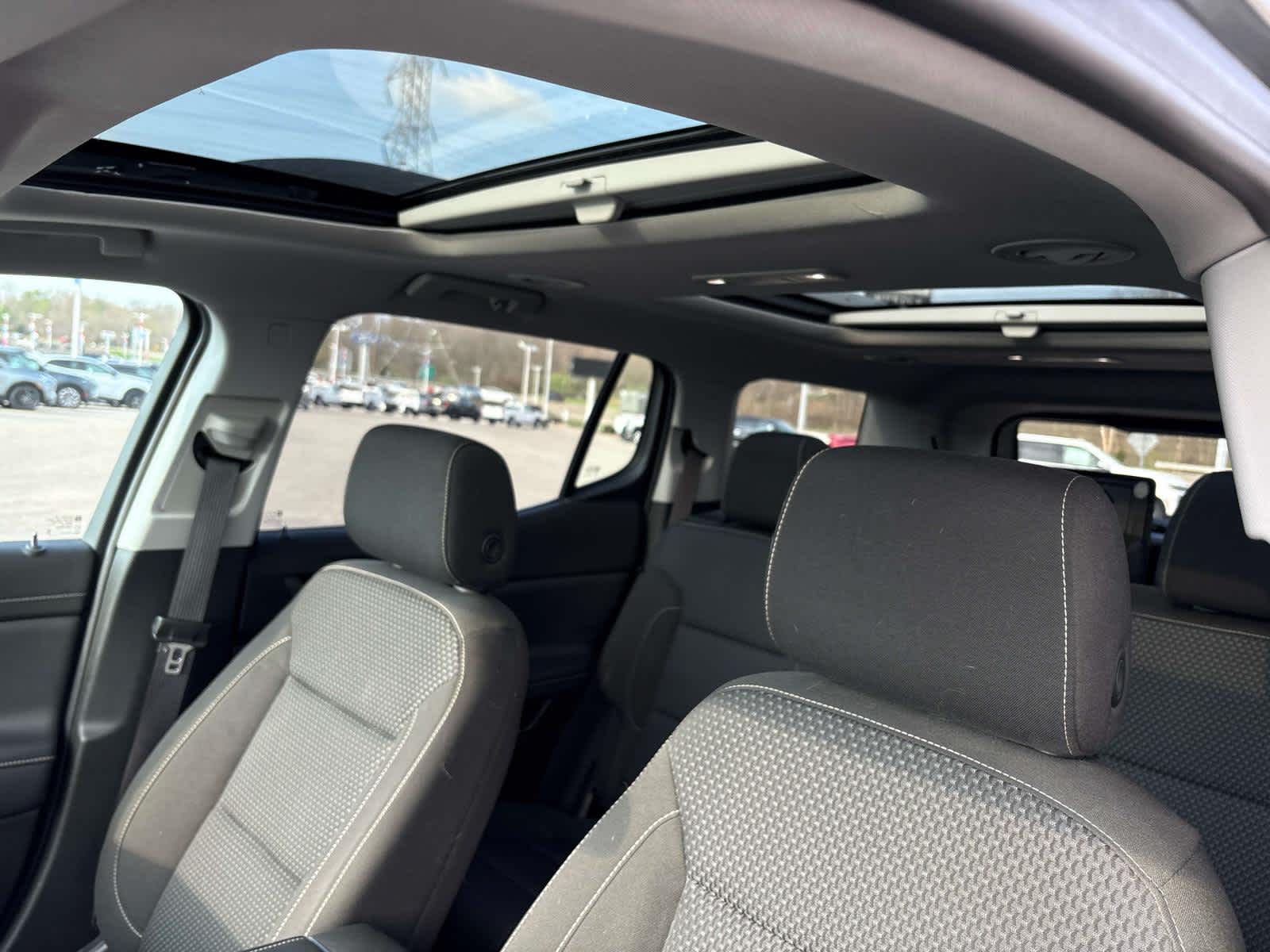 2023 GMC Acadia SLE