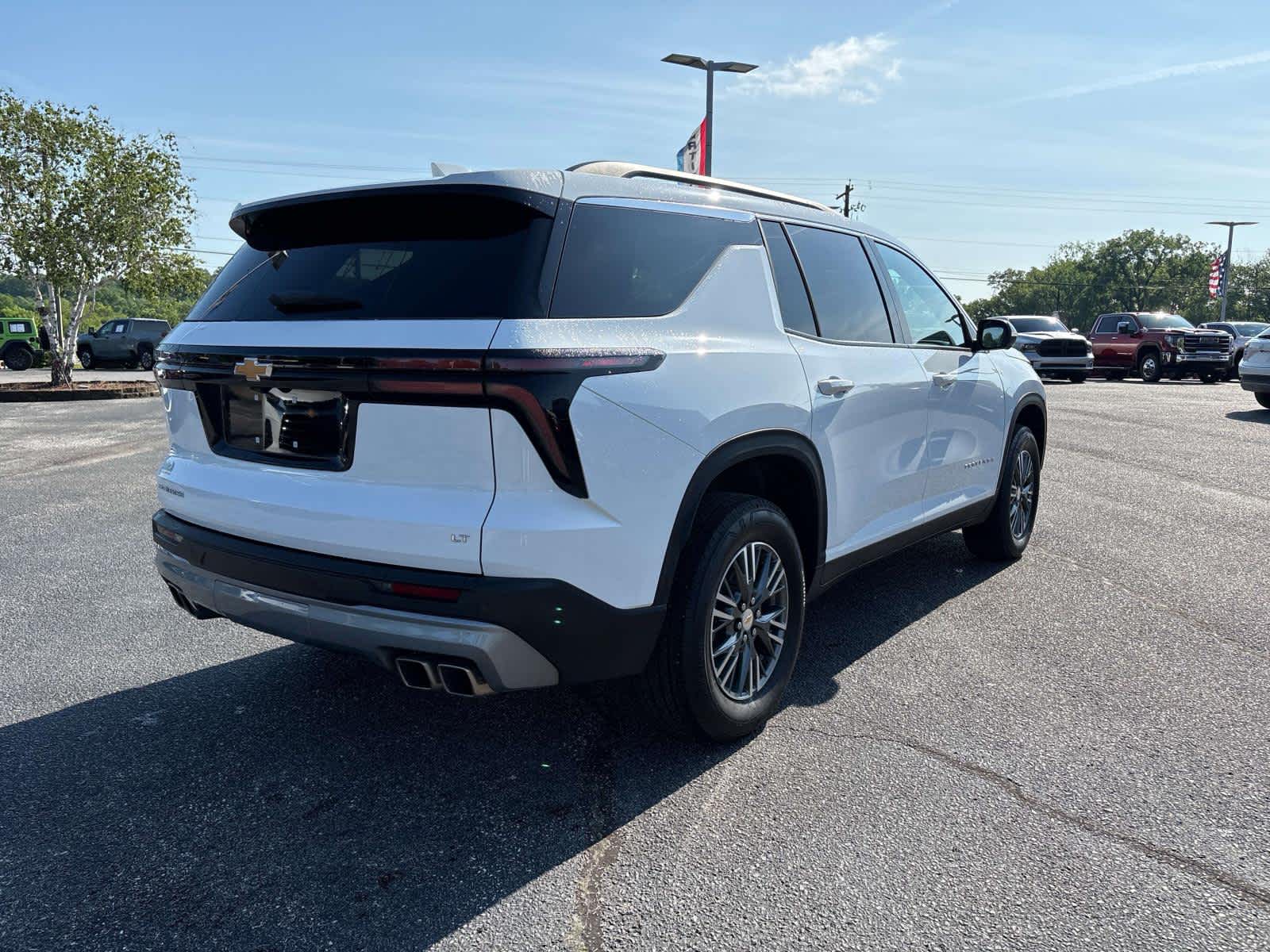 2024 Chevrolet Traverse 1LT - Photo 6