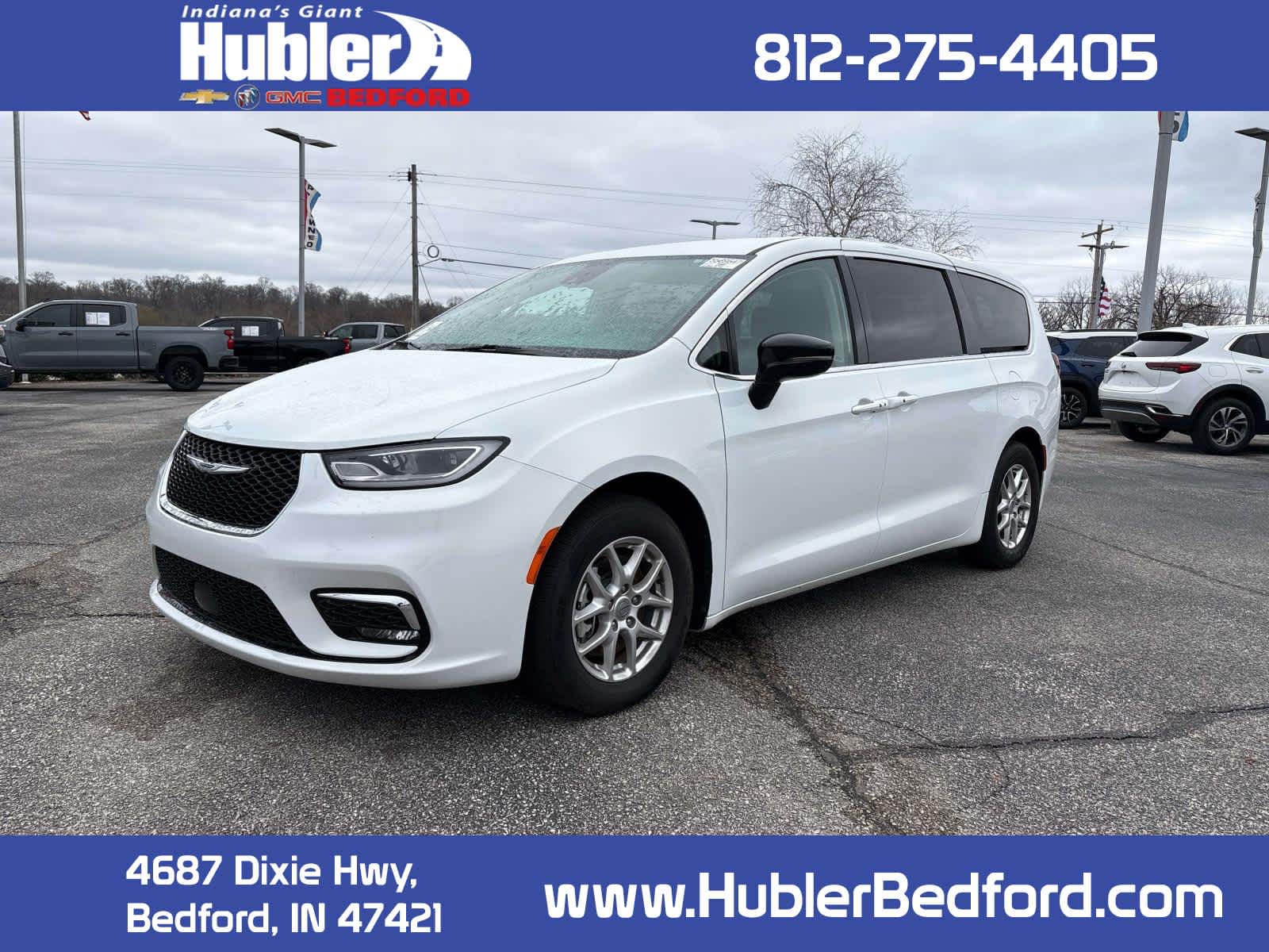 2024 Chrysler Pacifica Touring L's photo