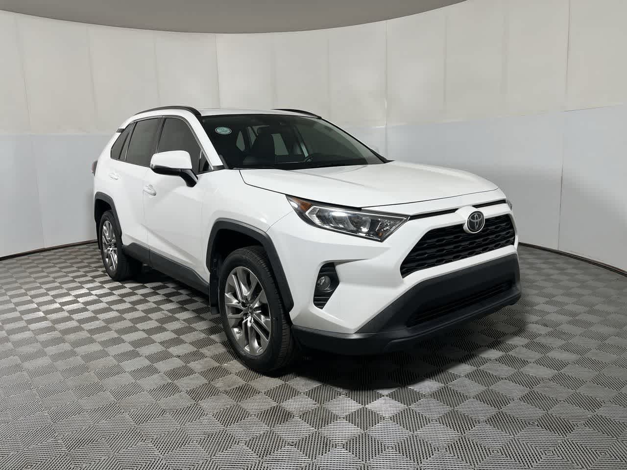 2019 Toyota RAV4 XLE Premium
