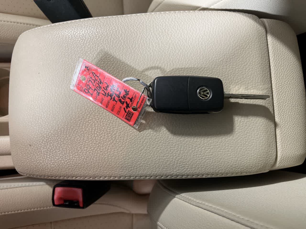 2014 Volkswagen Jetta TDI w/Sunroof & Nav