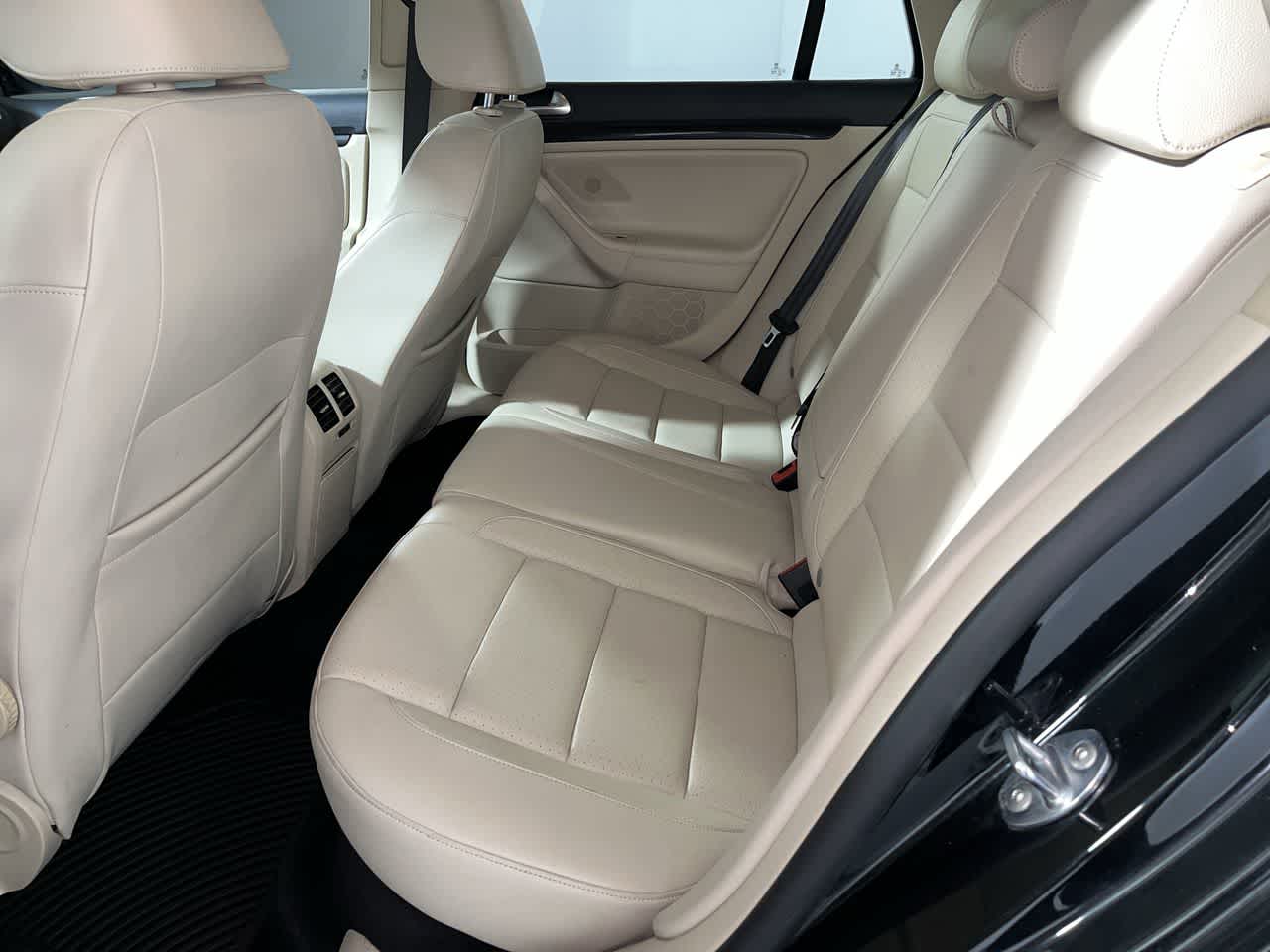 2014 Volkswagen Jetta TDI w/Sunroof & Nav