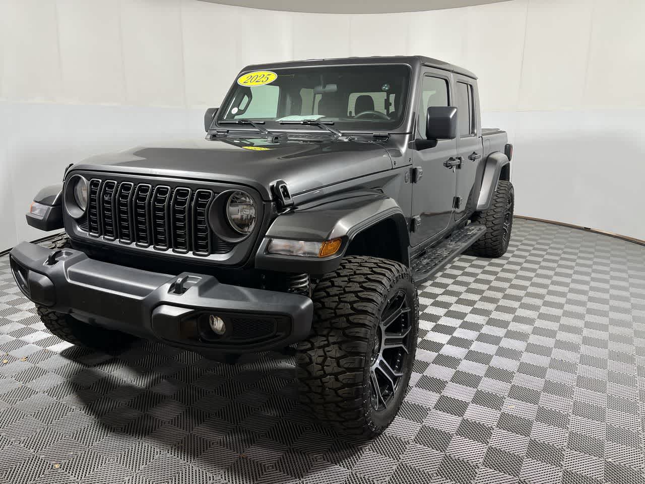 2025 Jeep Gladiator Nighthawk