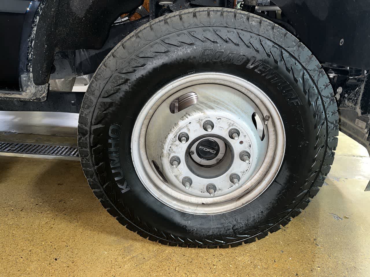 2025 Ford Super Duty F-350 DRW Pickup XLT